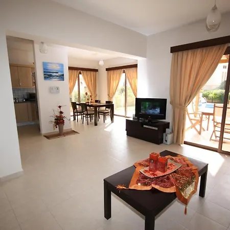 Vineland . Free Wi-fi . Big Pool With Walk In Steps Villa